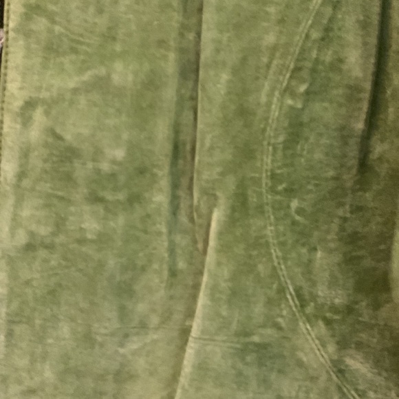 I have a new with out tags suede leather jacket - Picture 7 of 8